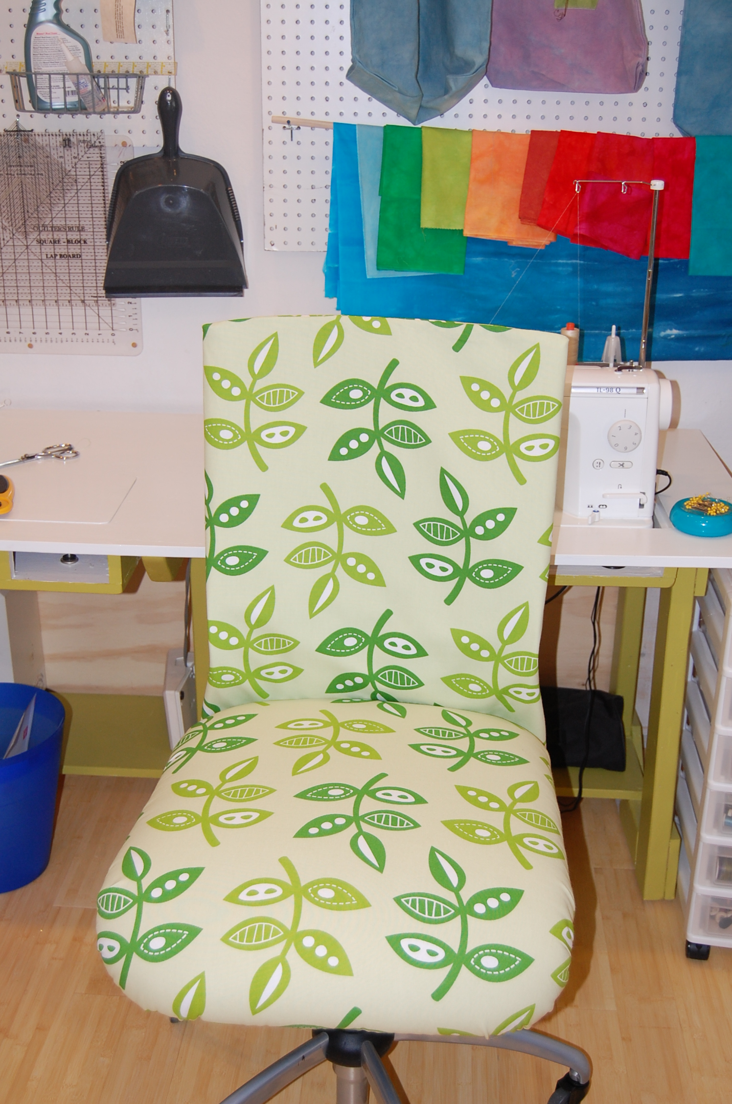 Tutorial Recovering An Office Chair Candied Fabrics